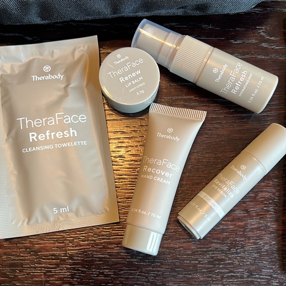 (4/$10) United Airlines Polaris Therabody Amenity Kit Cross Body Belt Bag - Picture 7 of 7